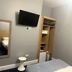 Diamonds Inn